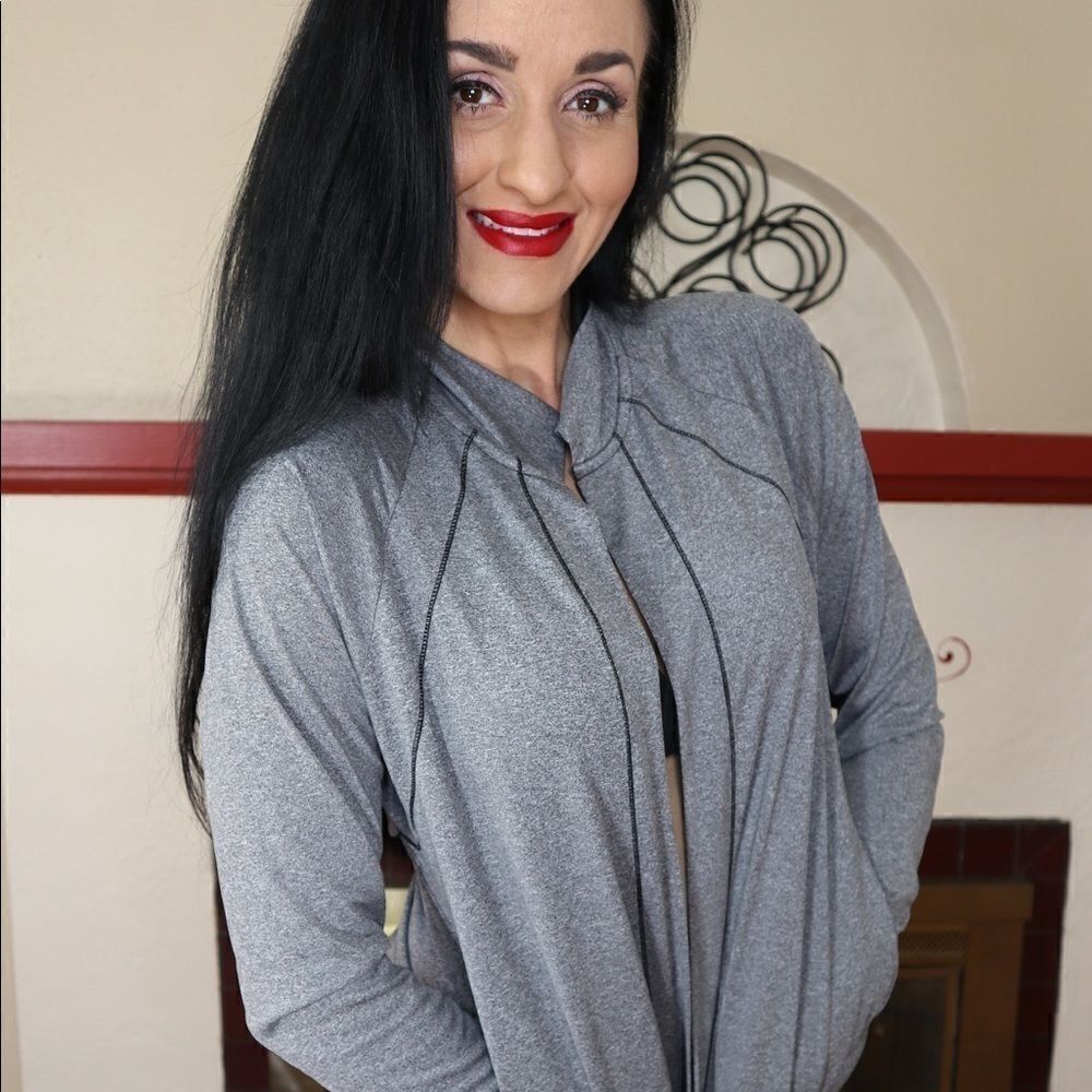 Fade by BCE LIGHT ATHLETIC Jacket pockets